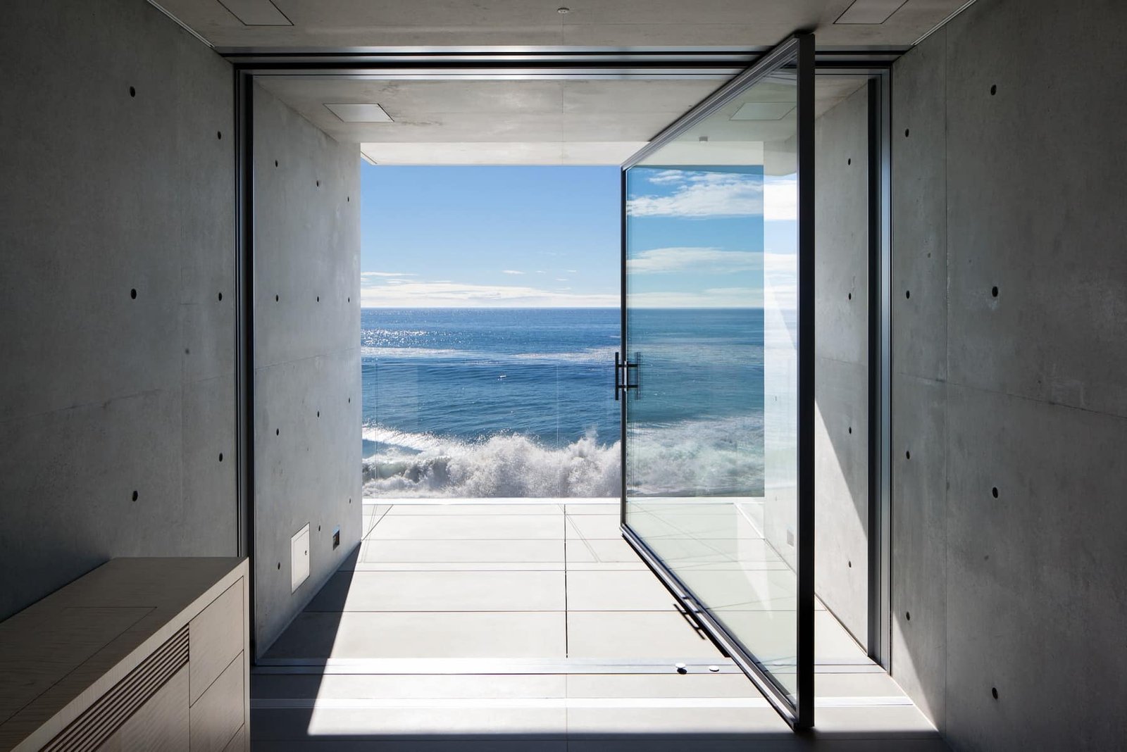 What Ye's Malibu property looked like before it was gutted; Part 3.(The Oppenheim Group) What Ye's Malibu property looked like before it was gutted; Part 3.(The Oppenheim Group)